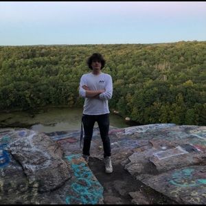 Meet your Posher, Adam